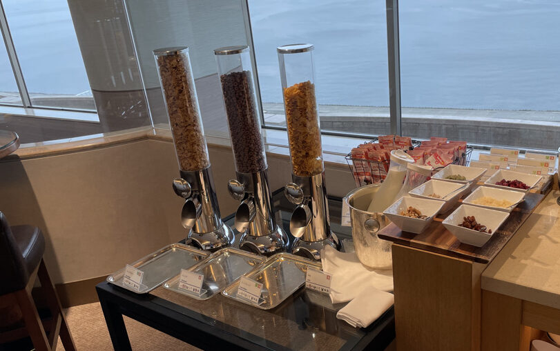 シェラトングランデ東京ベイ　朝食　値段　おすすめ　口コミ　　ガレリアカフェ　グランカフェ　トスティーナ　マリオットボンヴォイアメックス紹介