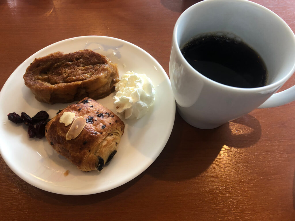 【シェラトン沖縄サンマリーナリゾート】朝食・ダイニングルームはロコフードが味わえるメニュー満載でした〜! 25 シェラトン沖縄サンマリーナリゾート 朝食 コロナ ダイニングルーム センス メニュー プラチナ特典 マリオット会員割引 spgアメックス 紹介