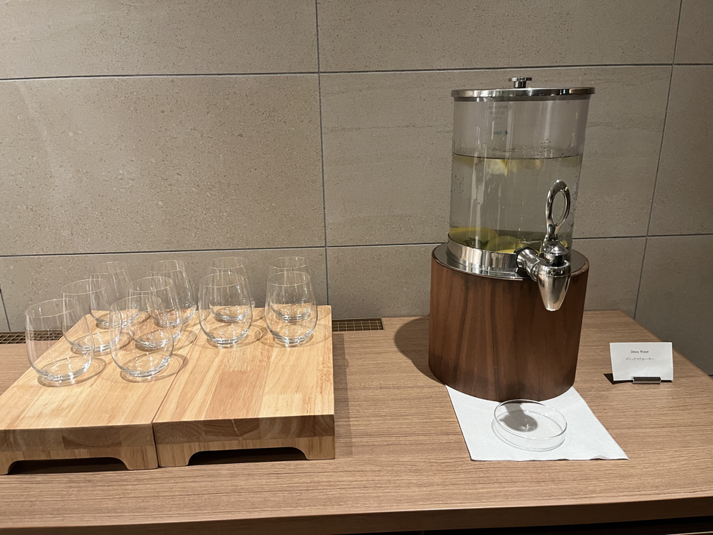 TIAD ティアド　宿泊記　プール　ラウンジ　部屋　ブログ　プラチナ特典　ジム