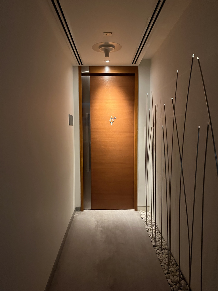 セントレジスバンコク　宿泊記　送迎　アクセス　朝食　プール　ジム　サウナ　子供添い寝年齢　マリオットボンヴォイアメックス　プラチナ特典　バトラーサービス