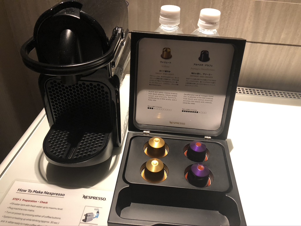 【東京マリオットホテル】デラックスツイン宿泊記☆繁忙期の宿泊はチェックインに要注意!泊まるなら心構えが必要。 8 東京マリオットホテル デラックスツイン 宿泊記 チェックイン 大行列 コロナ 水