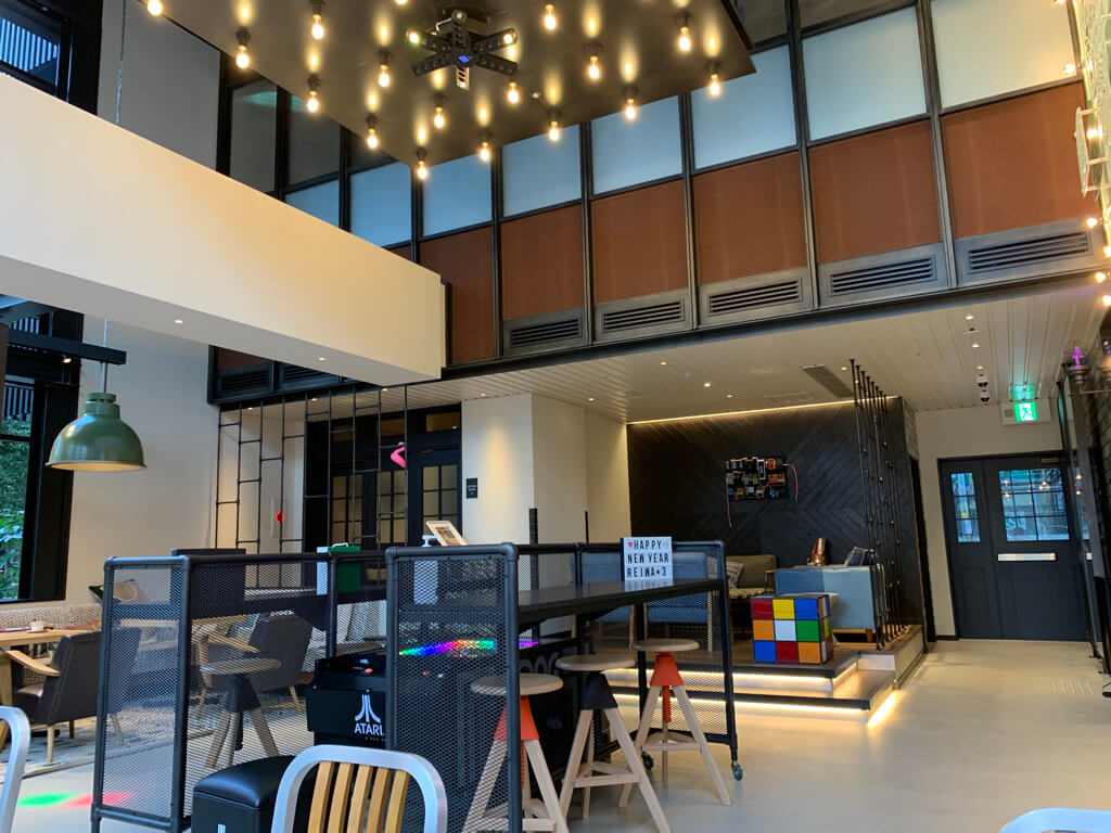 モクシー大阪梅田　バー　カフェ