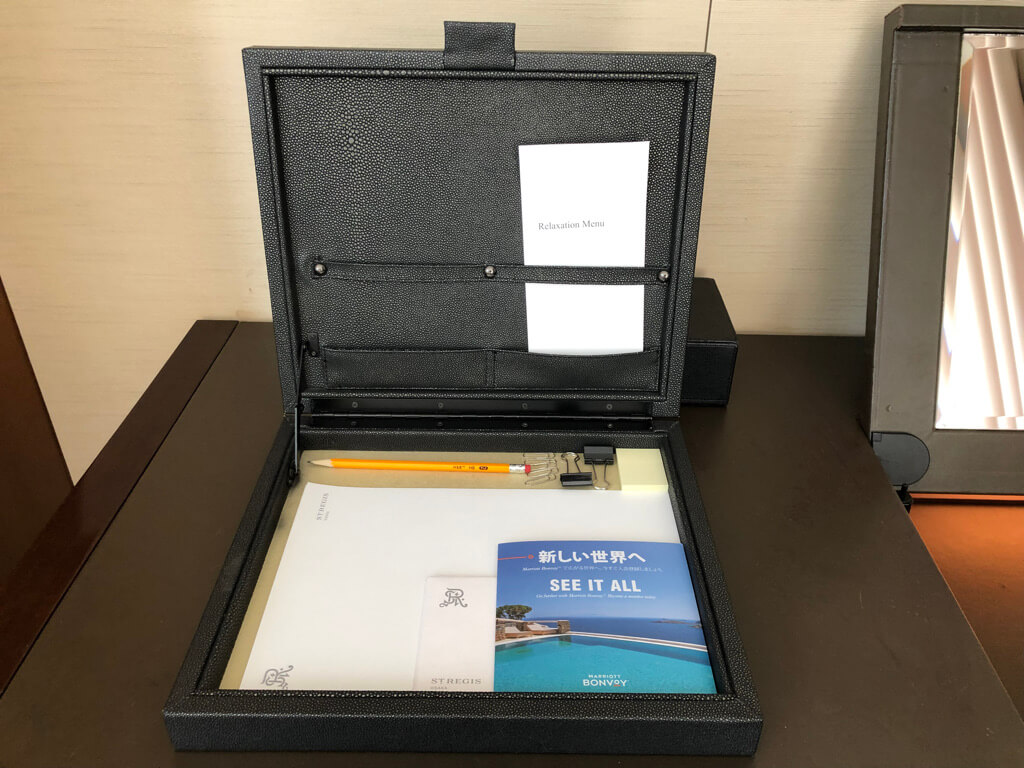 セントレジス大阪　ブログ　　宿泊記　子供添い寝　朝食　アクセス　駐車場　タイタニックオムレツ　プラチナ特典　バトラーサービス　マリオットボンヴォイアメックス　紹介　アメニティ