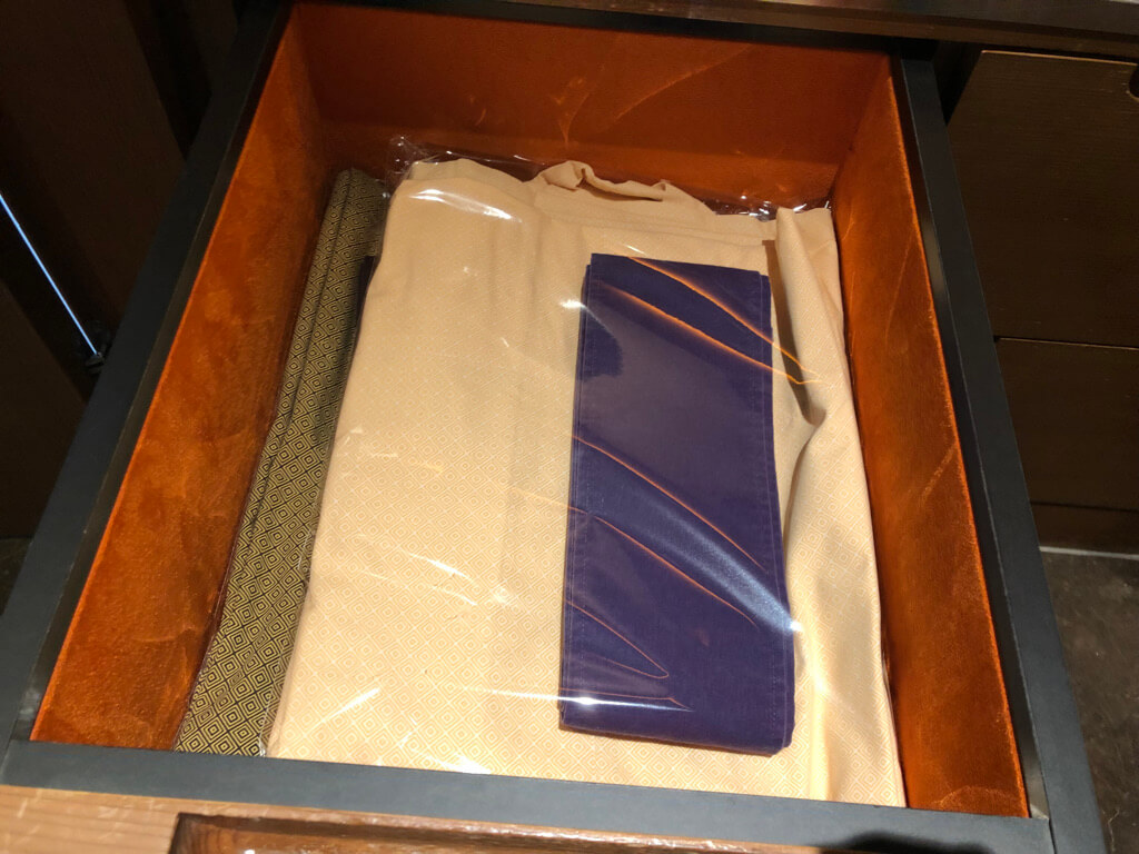 セントレジス大阪　ブログ　　宿泊記　子供添い寝　朝食　アクセス　駐車場　タイタニックオムレツ　プラチナ特典　バトラーサービス　マリオットボンヴォイアメックス　紹介　アメニティ