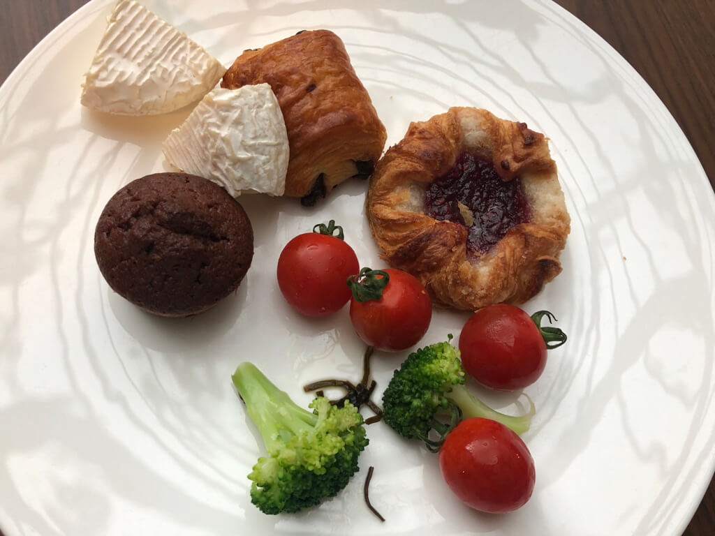 ウェスティンルスツ子連れ宿泊記☆遊び尽くせるコンプリホテルで札幌、積丹、余市観光にも重宝!5連泊で超お得になる方法とは? 189 ウェスティンルスツ 宿泊記 ブログ 子連れ添い寝無料 朝食 ラウンジ アクティビティ 花火 マリオットボンヴォイアメックス紹介 プラチナ特典 温泉