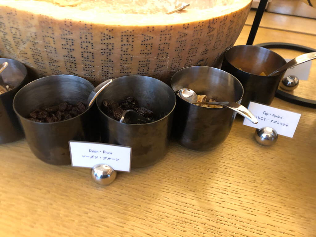 W大阪　子連れ　宿泊記　　ブログ　朝食　マーベラススイート　プール　ジム　バー　添い寝無料　マリオットボンヴォイアメックス　紹介