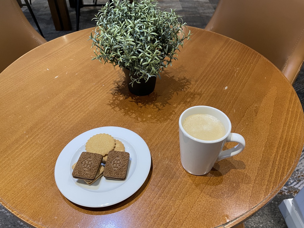 デルタホテルズbyマリオットヒースローウィンザー宿泊記★空港激近!ロンドン市内アクセス良好ホテル 48 ヒースローウィンザーマリオット 宿泊記 朝食 ラウンジ プラチナ特典