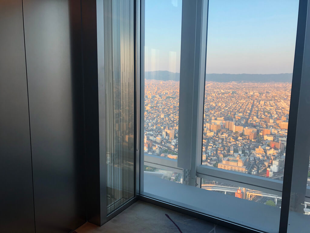 大阪マリオット都ホテル　ブログ　ジュニアスイート　子供添い寝無料　宿泊記　連休　格安　朝食　ラウンジ　あべのハルカス　プラチナ特典　　駐車場　マリオットボンヴォイアメックス紹介