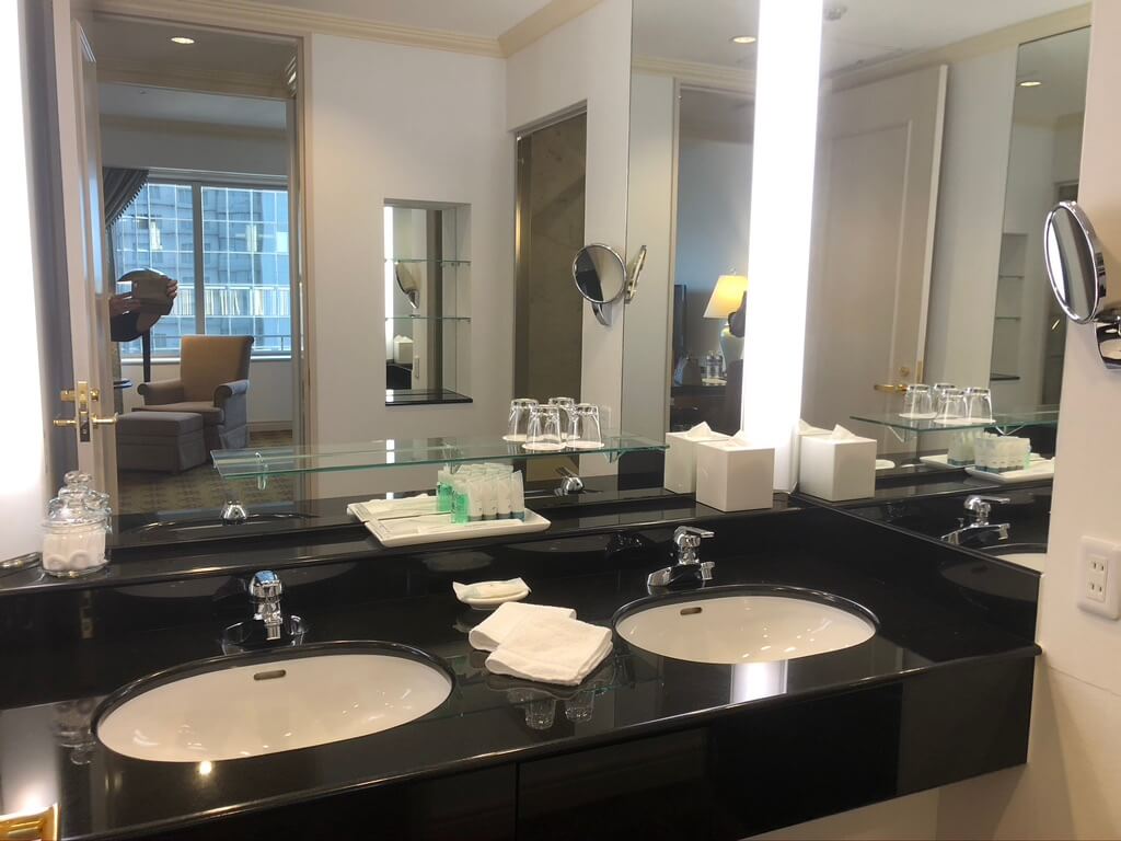 ウェスティン大阪　宿泊記　朝食　エグゼクティブラウンジ　アクセス　行き方　エグゼクティブキング　spgamex　プラチナ　特典