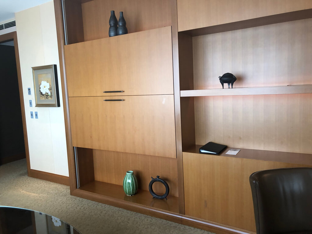 セントレジス大阪　ブログ　　宿泊記　子供添い寝　朝食　アクセス　駐車場　タイタニックオムレツ　プラチナ特典　バトラーサービス　マリオットボンヴォイアメックス　紹介　アメニティ