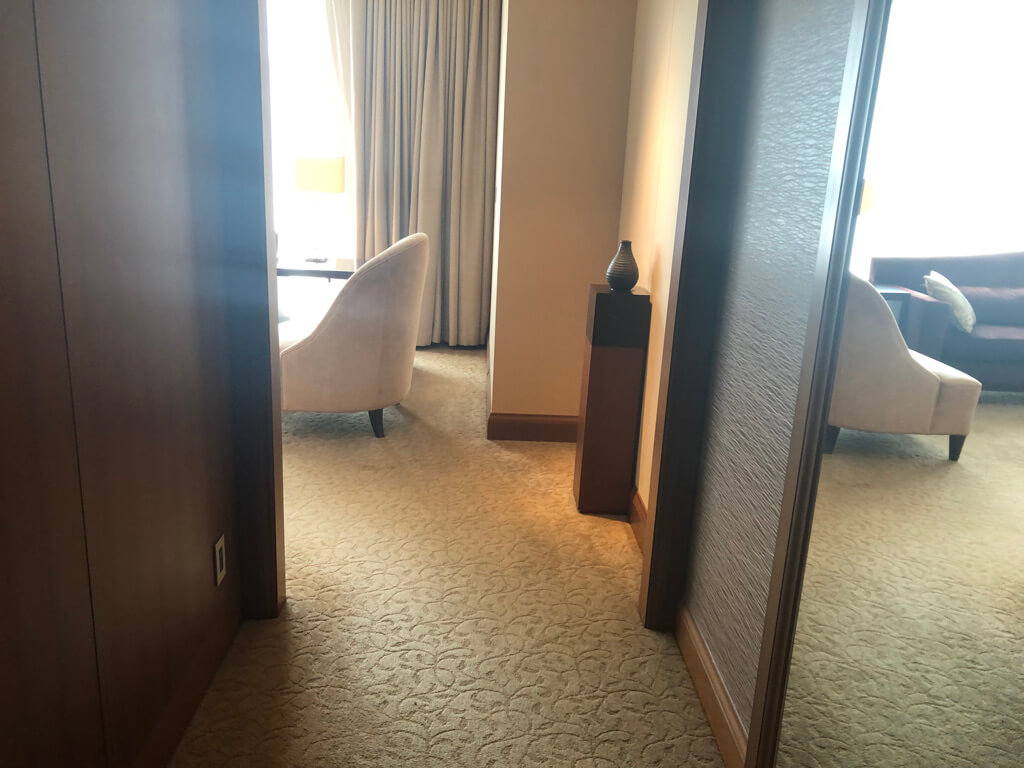 セントレジス大阪　ブログ　　宿泊記　子供添い寝　朝食　アクセス　駐車場　タイタニックオムレツ　プラチナ特典　バトラーサービス　マリオットボンヴォイアメックス　紹介　アメニティ