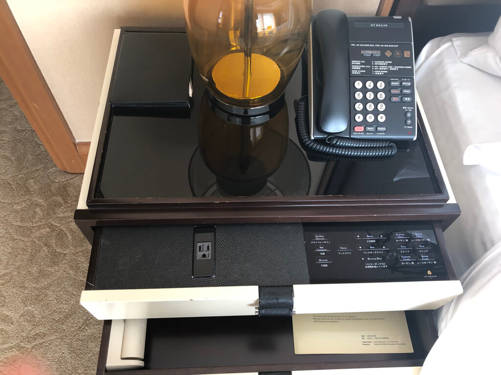 セントレジス大阪　ブログ　　宿泊記　子供添い寝　朝食　アクセス　駐車場　タイタニックオムレツ　プラチナ特典　バトラーサービス　マリオットボンヴォイアメックス　紹介　アメニティ