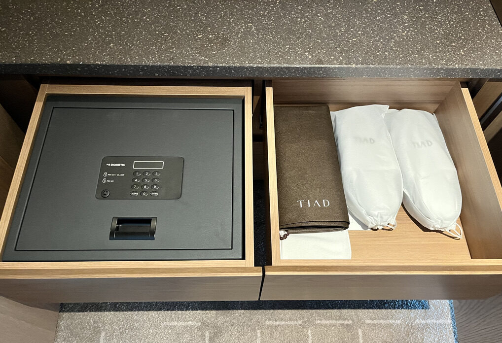 TIAD ティアド　宿泊記　プール　ラウンジ　部屋　ブログ　プラチナ特典