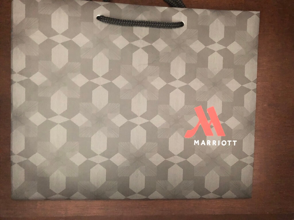 大阪マリオット都ホテル　ブログ　ジュニアスイート　子供添い寝無料　宿泊記　連休　格安　朝食　ラウンジ　あべのハルカス　プラチナ特典　　駐車場　マリオットボンヴォイアメックス紹介