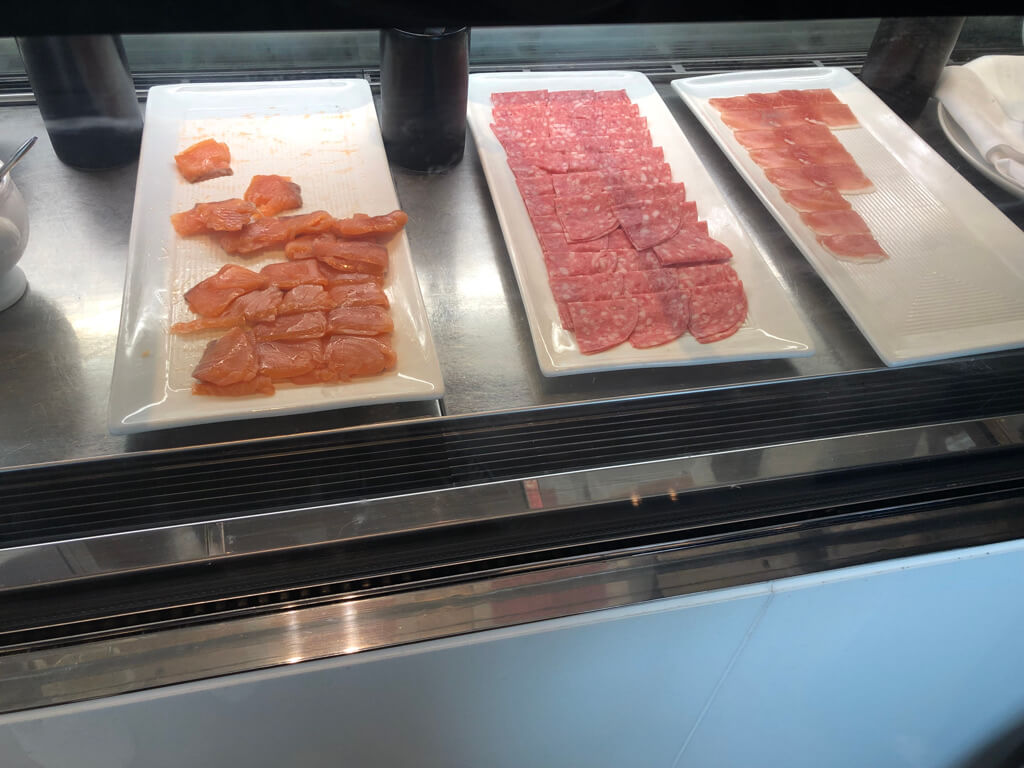 大阪マリオット都ホテル　ブログ　ジュニアスイート　子供添い寝無料　宿泊記　連休　格安　朝食　ラウンジ　あべのハルカス　プラチナ特典　　駐車場　マリオットボンヴォイアメックス紹介