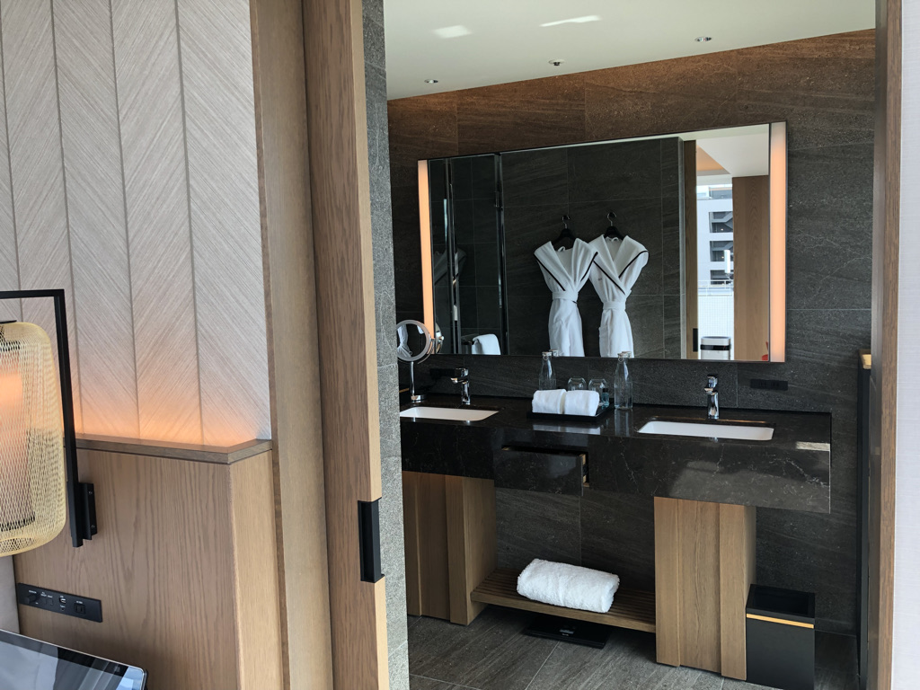 TIAD ティアド　宿泊記　プール　ラウンジ　部屋　ブログ　プラチナ特典