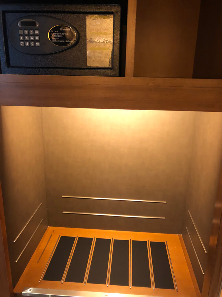 セントレジス大阪　ブログ　　宿泊記　子供添い寝　朝食　アクセス　駐車場　タイタニックオムレツ　プラチナ特典　バトラーサービス　マリオットボンヴォイアメックス　紹介　アメニティ