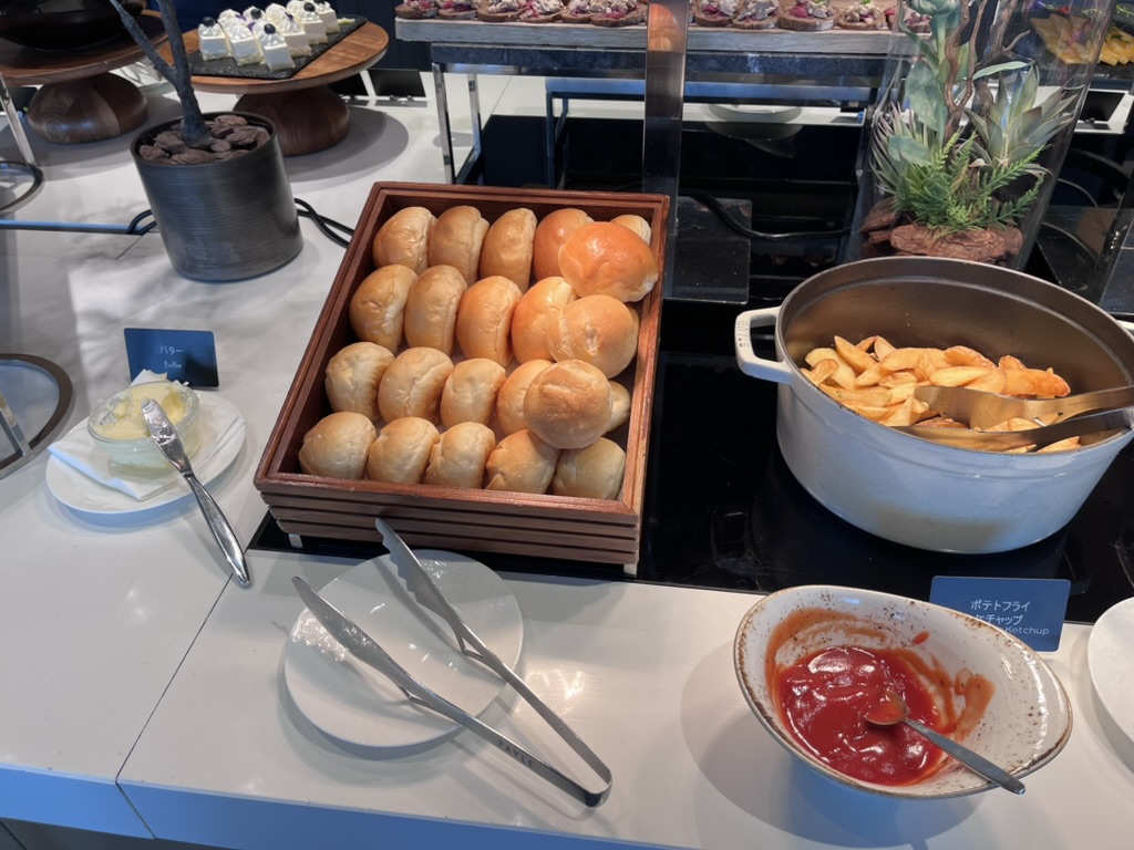 ヒルトン広島　エグゼクティブラウンジ　利用できる条件　服装