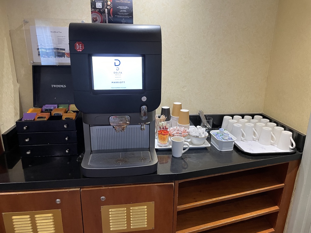 デルタホテルズbyマリオットヒースローウィンザー宿泊記★空港激近!ロンドン市内アクセス良好ホテル 47 ヒースローウィンザーマリオット 宿泊記 朝食 ラウンジ プラチナ特典