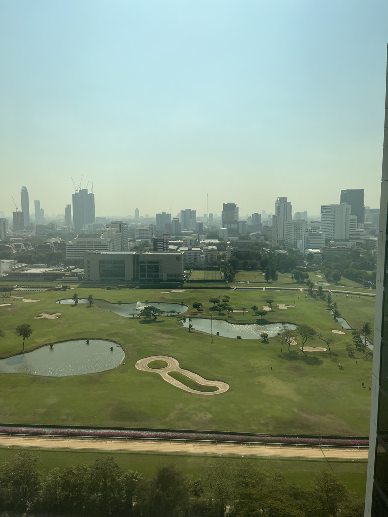 セントレジスバンコク　宿泊記　送迎　アクセス　朝食　プール　ジム　サウナ　子供添い寝年齢　マリオットボンヴォイアメックス　プラチナ特典　バトラーサービス