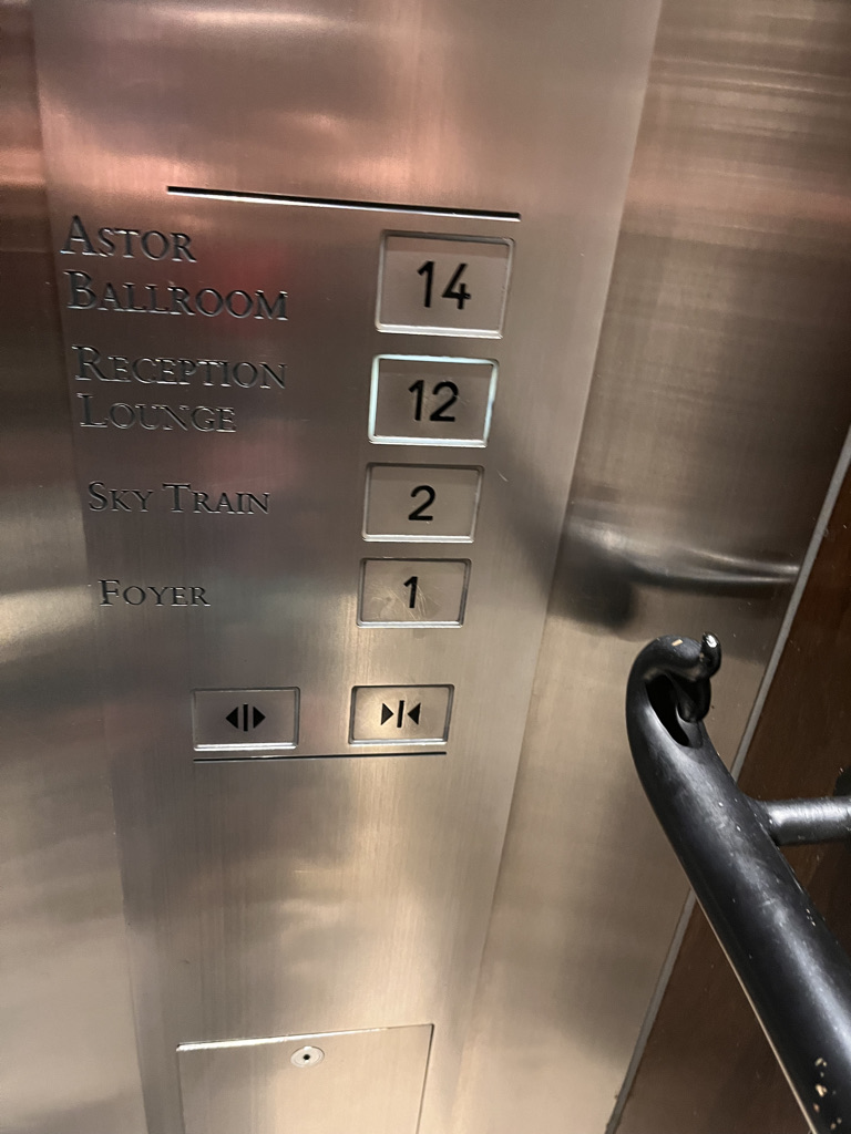 セントレジスバンコク　宿泊記　送迎　アクセス　朝食　プール　ジム　サウナ　子供添い寝年齢　マリオットボンヴォイアメックス　プラチナ特典