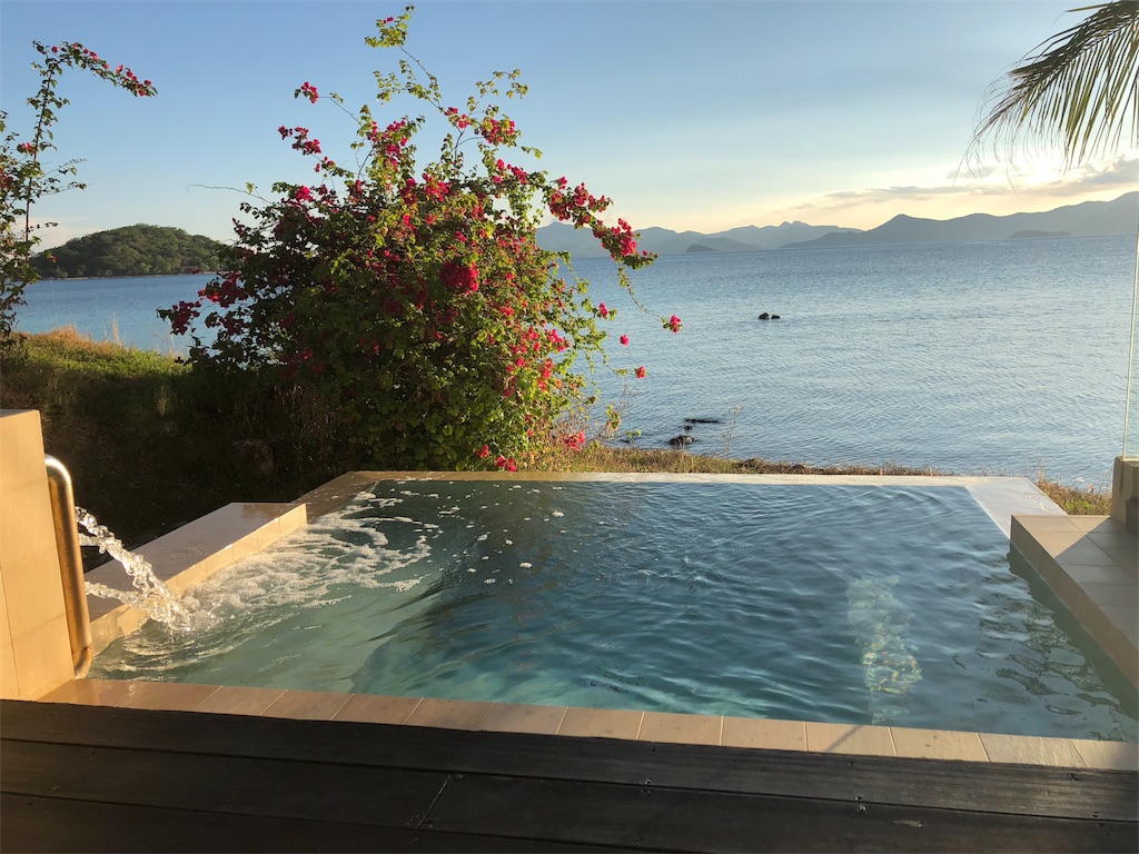 【完全なるプライベートホテル】Two Seasons Coron Island Resort&Spa(ツーシーズンズ コロンアイランド リゾート&スパ)部屋紹介②ジャグジー付きのIsland Tip Bungalow 22 Two Seasons Coron Island Resort&Spa(ツーシーズン コロンアイランド リゾート&スパ)部屋紹介 Island Tip Bungalow アイランドチップバンガロー