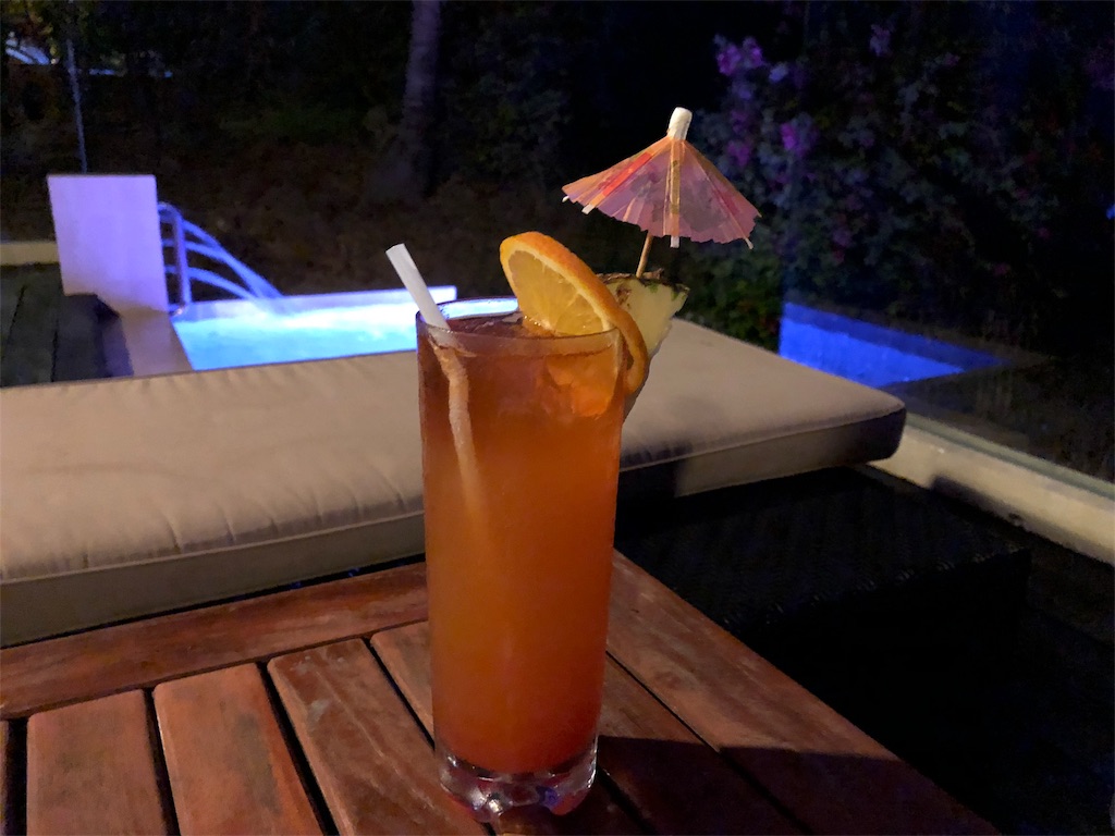 Two Seasons Coron Island Resort&Spa（ツーシーズンズ　コロンアイランド　リゾート＆スパ）内の施設　プール