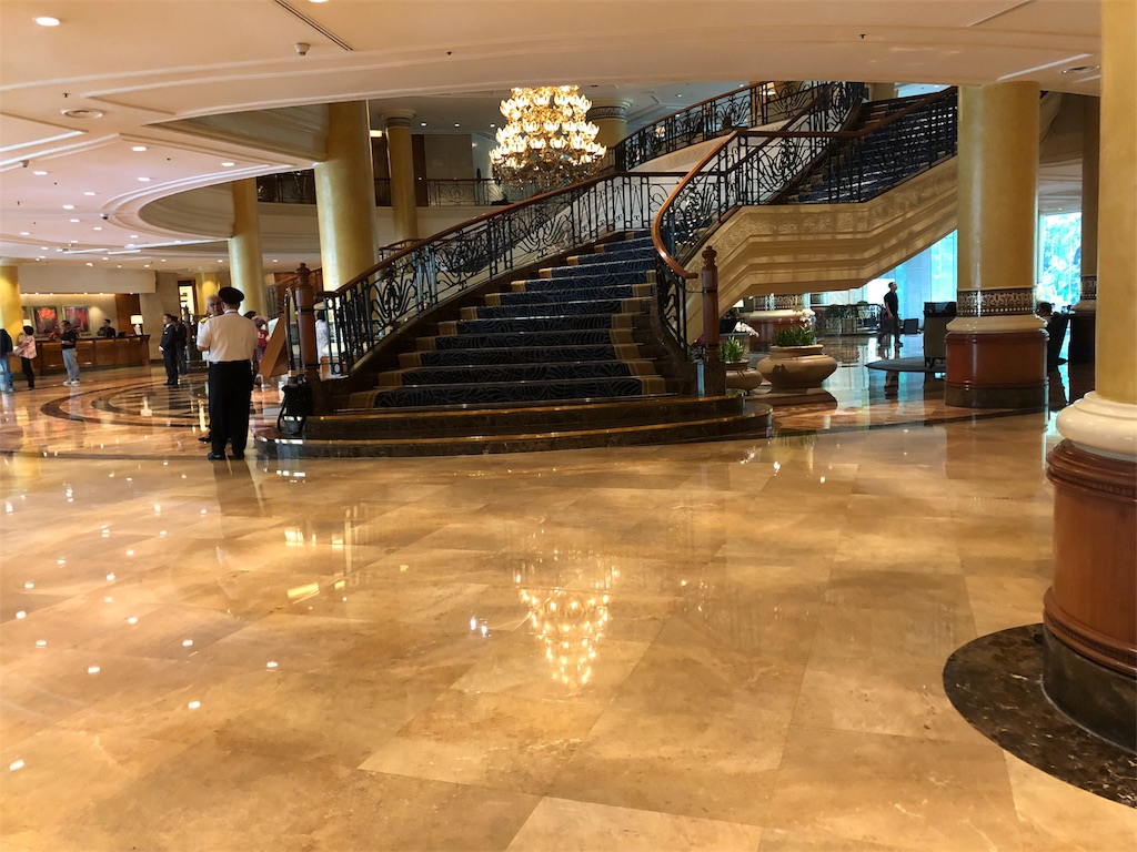 マニラの空港に近いラグジュアリーホテルはどこがいい?ここがナンバー1だった! 23 Makati Shangri-la Hotel Manila マカティシャングリラホテルマニラ