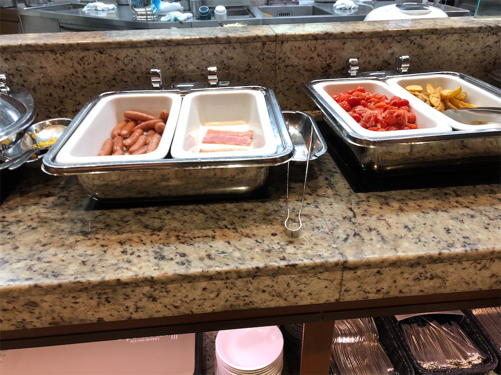 横浜ベイシェラトンホテル＆タワーズ　ラグジュアリーフロアー宿泊記　SPGアメックス　特典