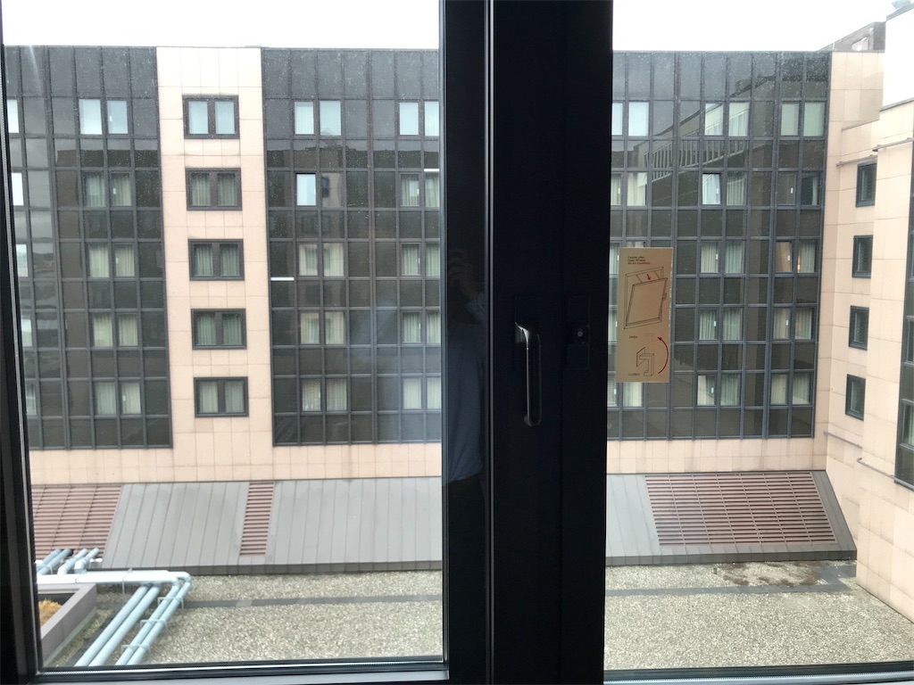 フランクフルト空港　近い　シェラトン・フランクフルトエアポート・ホテル＆コンファレンスセンター　宿泊記　口コミ　　レビュー　SPGアメックスの特典