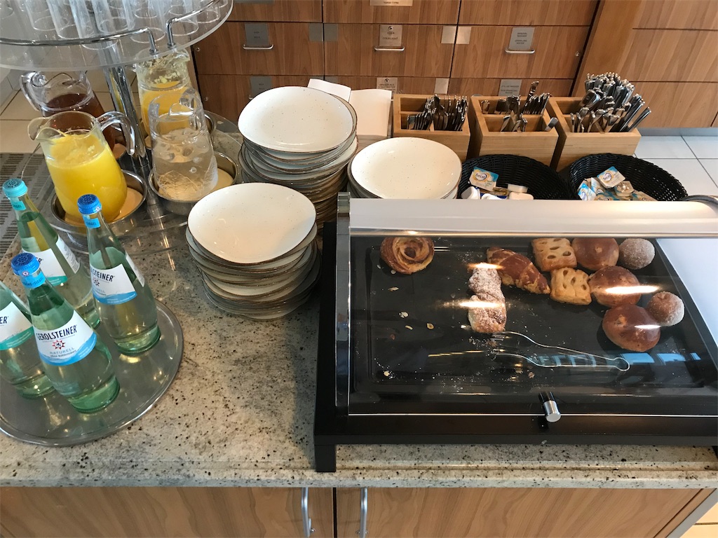 フランクフルト空港　近い　シェラトン・フランクフルトエアポート・ホテル＆コンファレンスセンター　宿泊記　口コミ　　レビュー　SPGアメックスの特典