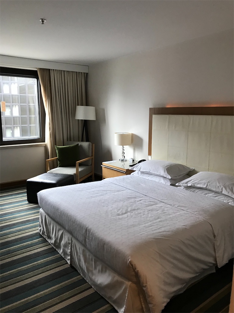 フランクフルト空港　近い　シェラトン・フランクフルトエアポート・ホテル＆コンファレンスセンター　宿泊記　口コミ　　レビュー　SPGアメックスの特典