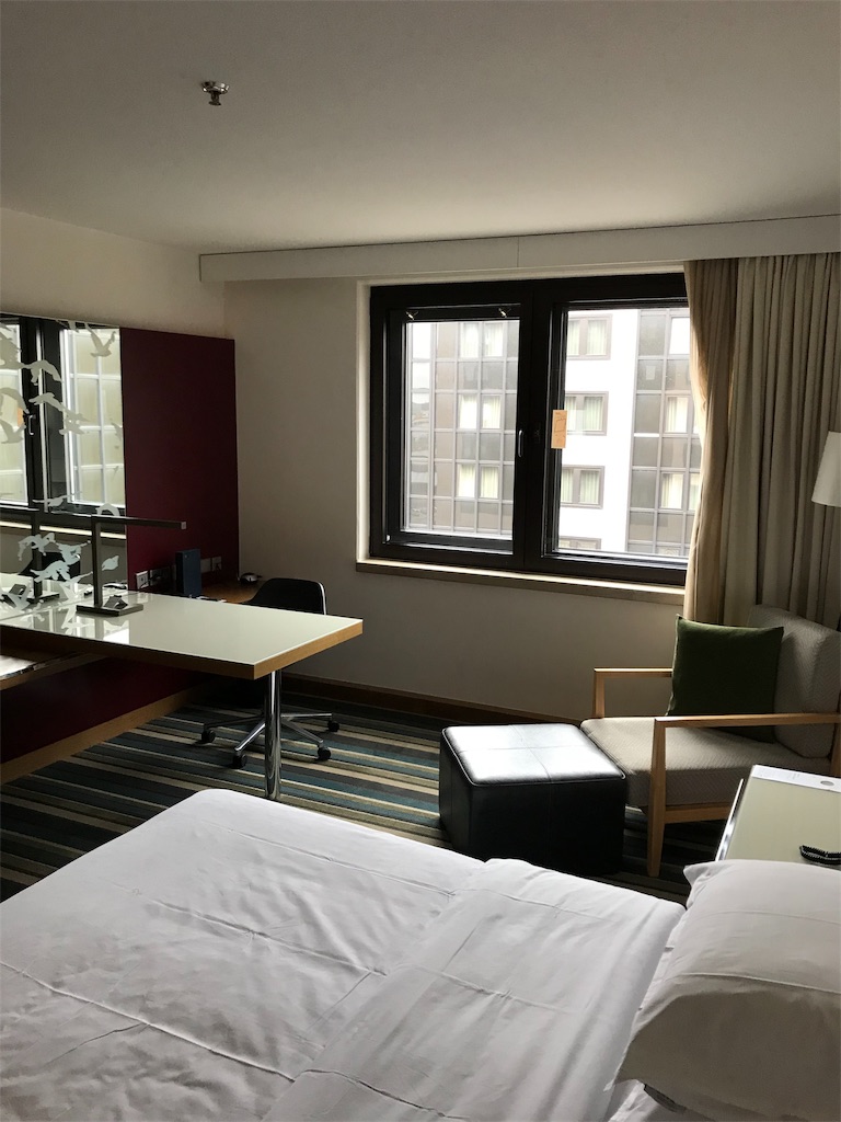 フランクフルト空港　近い　シェラトン・フランクフルトエアポート・ホテル＆コンファレンスセンター　宿泊記　口コミ　　レビュー　SPGアメックスの特典