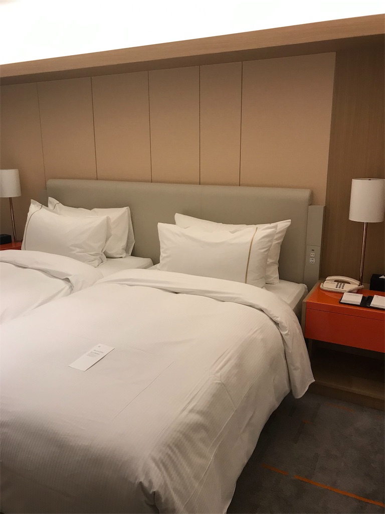 【シェラトン都ホテル大阪】改装されて綺麗になったプレミアムフロアデラックスツインに宿泊☆SPGアメックス特典を堪能してきました〜! 6 シェラトン都ホテル大阪 改装 プレミアムフロアデラックスツイン 宿泊記 SPGアメックス 特典