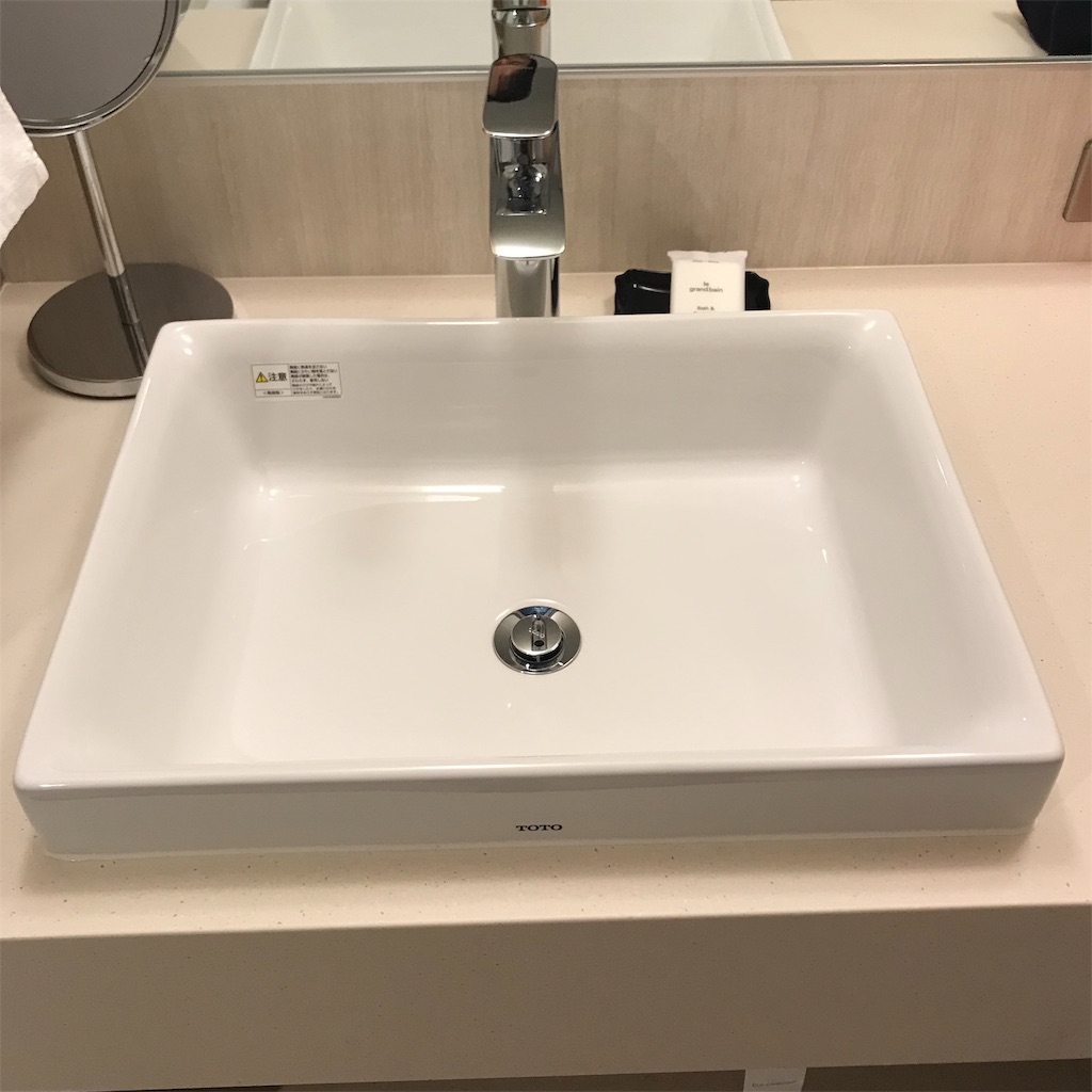 【シェラトン都ホテル大阪】改装されて綺麗になったプレミアムフロアデラックスツインに宿泊☆SPGアメックス特典を堪能してきました〜! 15 シェラトン都ホテル大阪 改装 プレミアムフロアデラックスツイン 宿泊記 SPGアメックス 特典