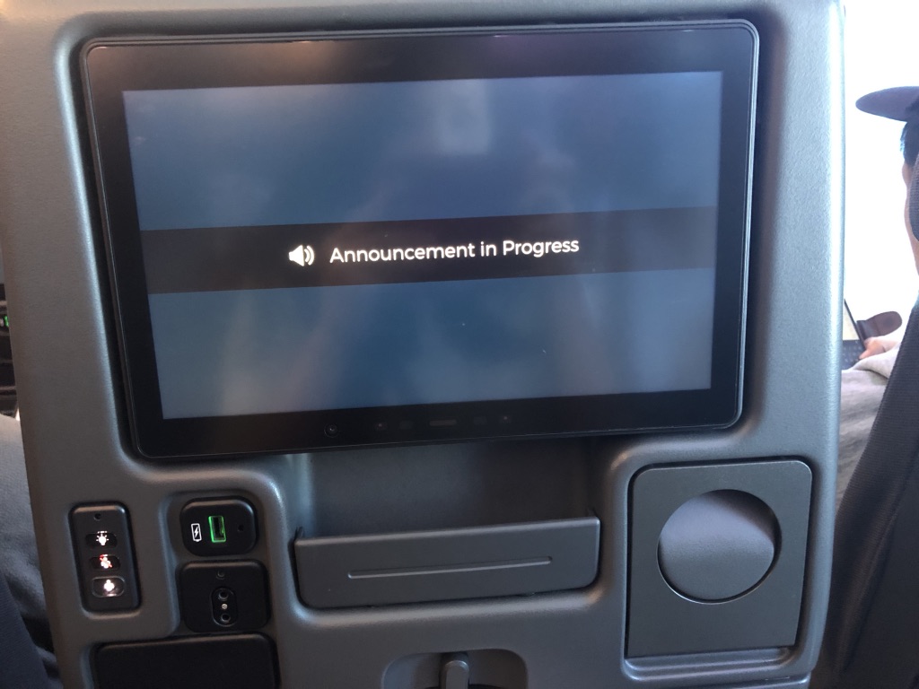 【シンガポール航空 SQ671ボーイング787】名古屋セントレア→シンガポール搭乗記☆エコノミークラスの機内食、映画、サービスは?お盆の家族旅行をタダにした裏技を公開! 2 シンガポール航空 SQ671 ボーイング787 名古屋 セントレア シンガポール エコノミークラス 映画 機内食