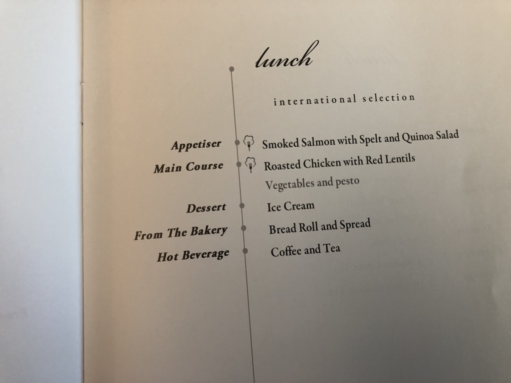 【シンガポール航空 SQ671ボーイング787】名古屋セントレア→シンガポール搭乗記☆エコノミークラスの機内食、映画、サービスは?お盆の家族旅行をタダにした裏技を公開! 9 シンガポール航空 SQ671 ボーイング787 名古屋 セントレア シンガポール エコノミークラス 映画 機内食