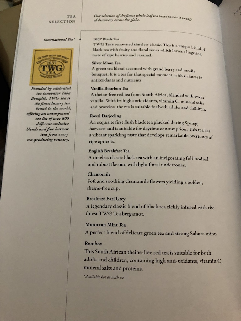 シンガポール航空 SQ452　エアバス　A330-300 シンガポール モルディブ マレ ビジネスクラス　機内食　映画　サービス　お盆　家族旅行　タダ