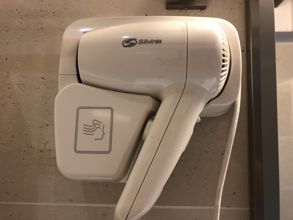 ホテル オーシャングランドフルマーレ(Hotel Ocean Grand at Hulhumale)宿泊記☆セントレジスモルディブのスタッフに紹介してもらったホテルの全貌はいかに!? 16 ホテル オーシャングランドフルマーレ Hotel Ocean Grand at Hulhumale 宿泊記 モルディブ 口コミ 空港送迎 子供添い寝 レビュー