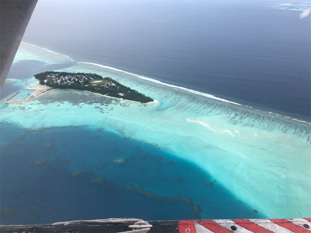 【セントレジス ・モルディブ・ヴォンムリ・リゾート宿泊記】ホテルまでの行き方☆水上飛行機の価格、出発時間、所要時間は? 40 セントレジス ・モルディブ・ヴォンムリ・リゾート 宿泊記 行き方 水上飛行機 価格 出発時間 所要時間 ラウンジ