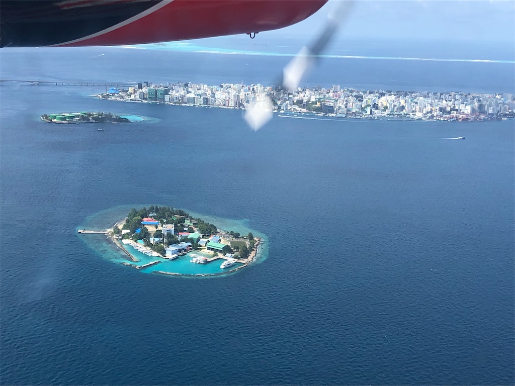 【セントレジス ・モルディブ・ヴォンムリ・リゾート宿泊記】ホテルまでの行き方☆水上飛行機の価格、出発時間、所要時間は? 37 セントレジス ・モルディブ・ヴォンムリ・リゾート 宿泊記 行き方 水上飛行機 価格 出発時間 所要時間 ラウンジ