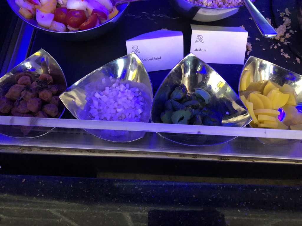 【セントレジス ・モルディブ・ヴォンムリ・リゾート】朝食メニューと感想☆良いサービスを受けたいのならココの席がいい! 17 セントレジス ・モルディブ・ヴォンムリ・リゾート 朝食 メニュー 口コミ 感想