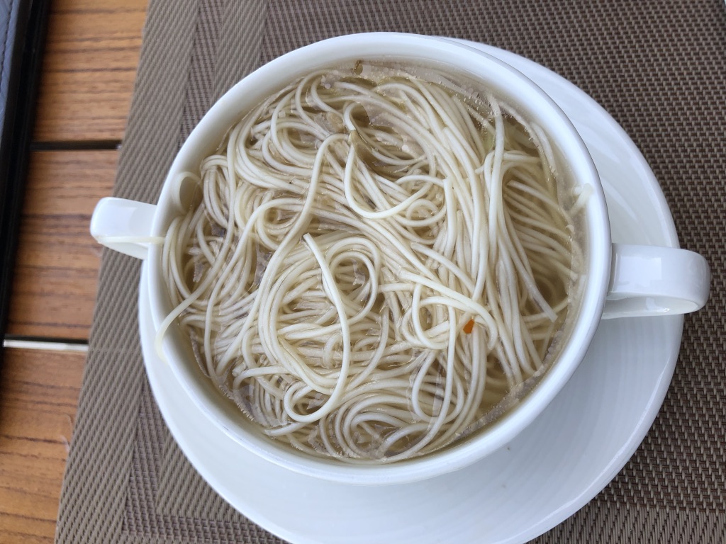 【セントレジス ・モルディブ・ヴォンムリ・リゾート】朝食メニューと感想☆良いサービスを受けたいのならココの席がいい! 45 セントレジス ・モルディブ・ヴォンムリ・リゾート 朝食 メニュー 口コミ 感想