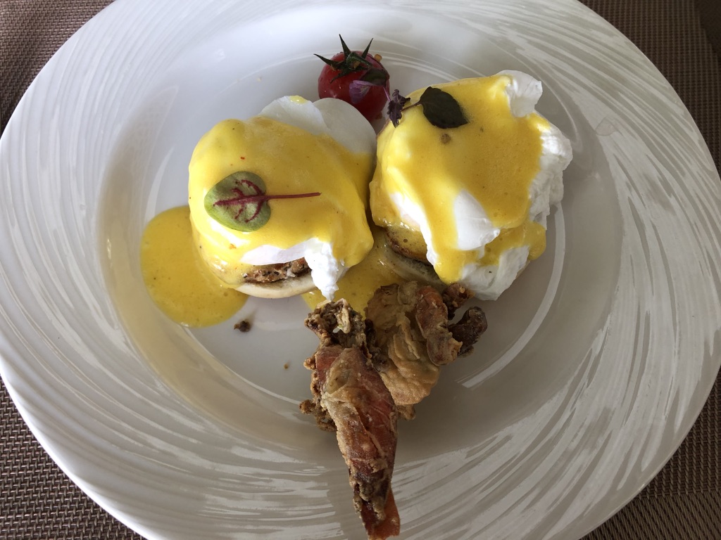 【セントレジス ・モルディブ・ヴォンムリ・リゾート】朝食メニューと感想☆良いサービスを受けたいのならココの席がいい! 53 セントレジス ・モルディブ・ヴォンムリ・リゾート 朝食 メニュー 口コミ 感想