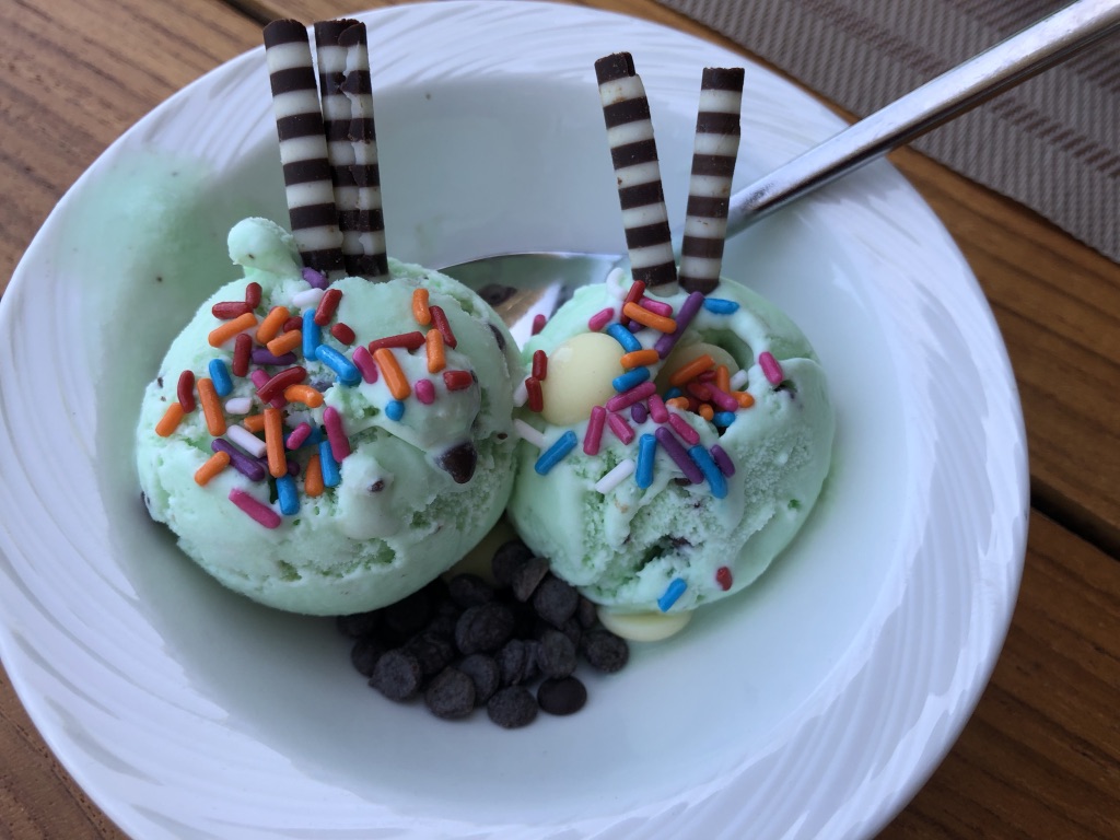 【セントレジス ・モルディブ・ヴォンムリ・リゾート】朝食メニューと感想☆良いサービスを受けたいのならココの席がいい! 49 セントレジス ・モルディブ・ヴォンムリ・リゾート 朝食 メニュー 口コミ 感想