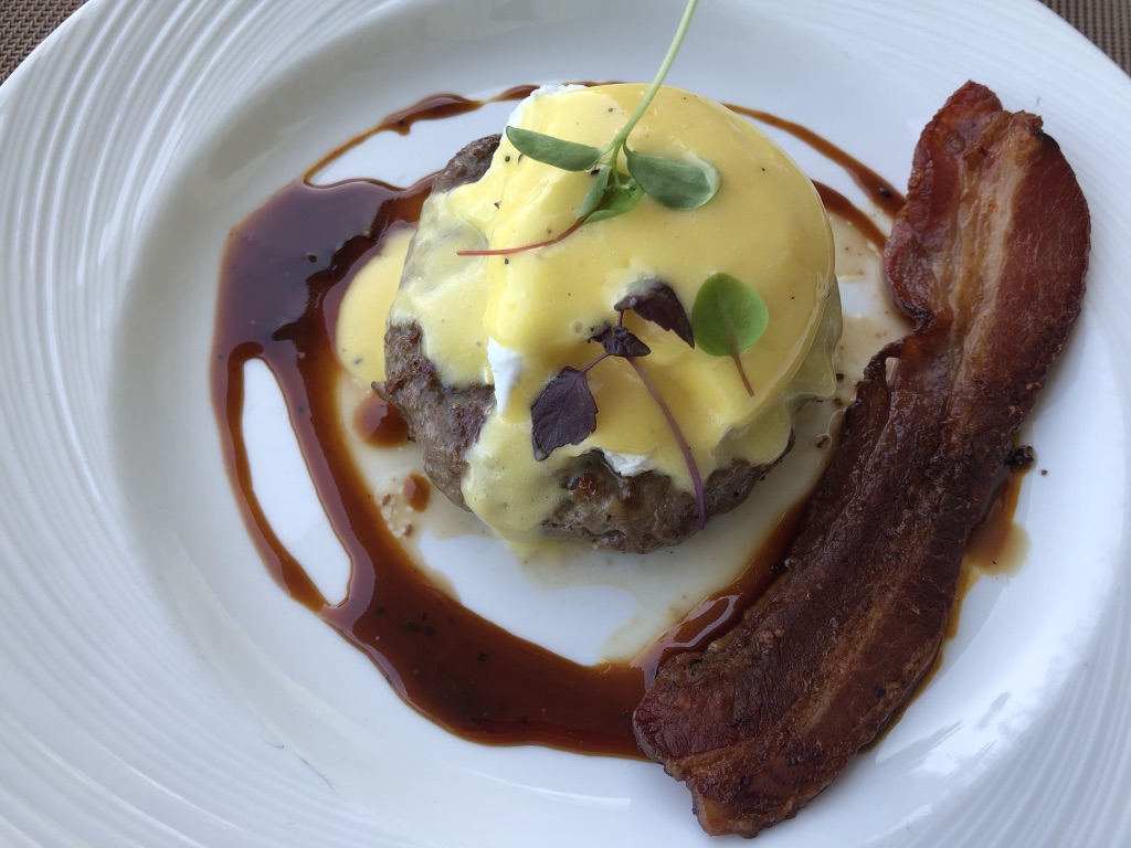 【セントレジス ・モルディブ・ヴォンムリ・リゾート】朝食メニューと感想☆良いサービスを受けたいのならココの席がいい! 60 セントレジス ・モルディブ・ヴォンムリ・リゾート 朝食 メニュー 口コミ 感想