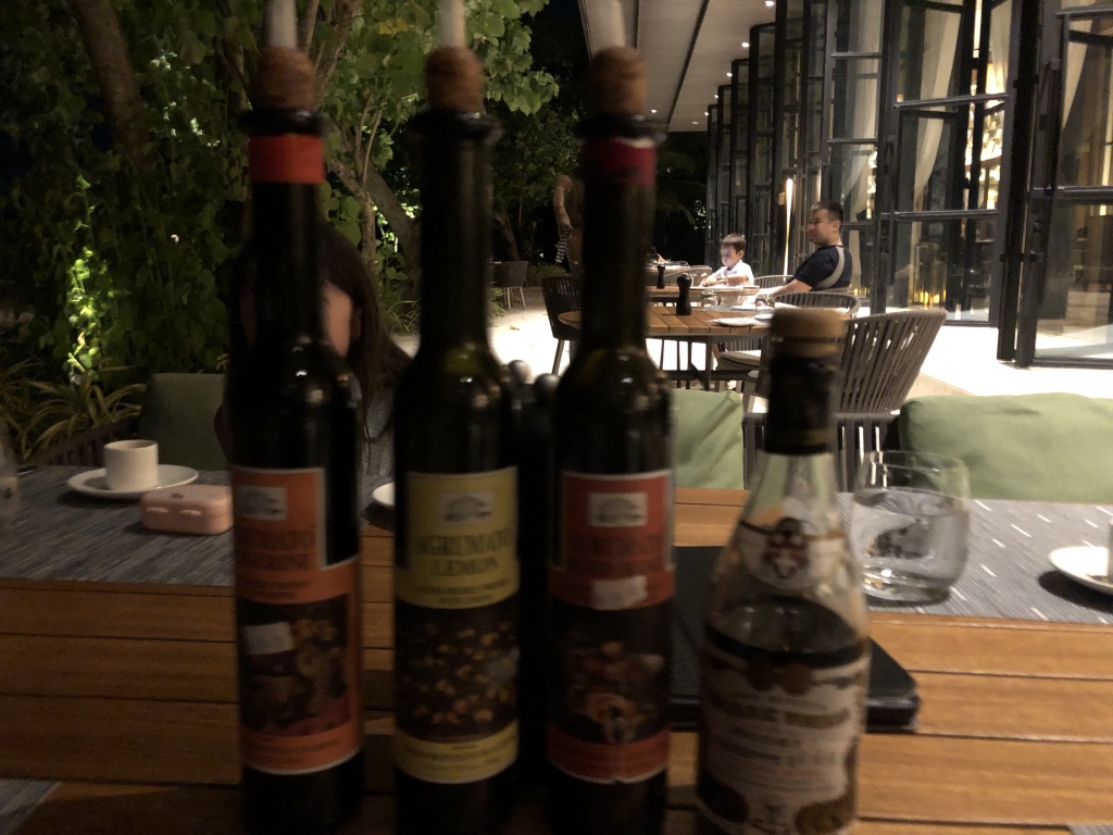 【セントレジス ・モルディブ・ヴォンムリ・リゾート】ディナーはどこのレストランがオススメ?禁断の〇〇〇を借りて大満足の夕食を食べれた! 12 セントレジス ・モルディブ・ヴォンムリ・リゾート ディナー 料金 レストラン オススメ メニュー