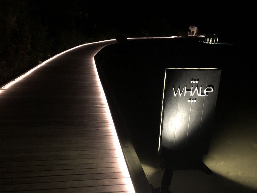 【セントレジス ・モルディブ・ヴォンムリ・リゾート】The Whale Barの感想☆ザ・ホエールバーにはハッピーアワーがある!20%OFFで飲める時間帯とは? 8 The Whale Bar ザ・ホエールバー 20%OFF 時間 menu メニュー