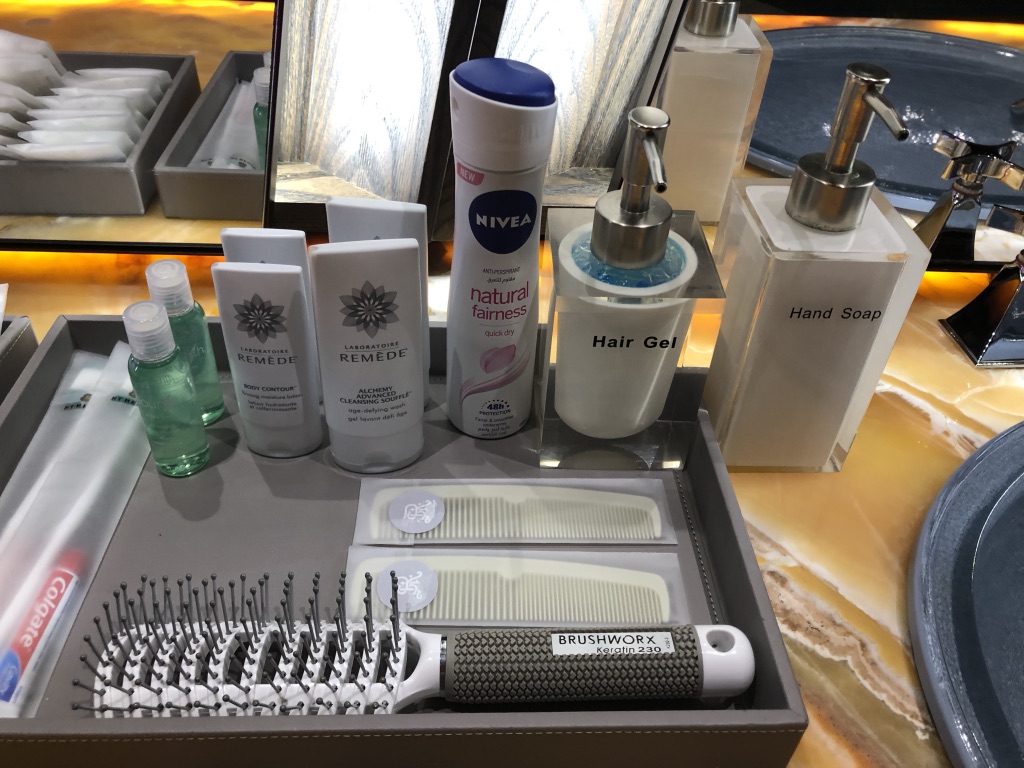 セントレジス ・モルディブ・ヴォンムリ・リゾート　ハイドロセラピープール　Hydrotherapy pool　イリディウムスパ　Iridium Spa　料金　感想　おすすめ　時間帯