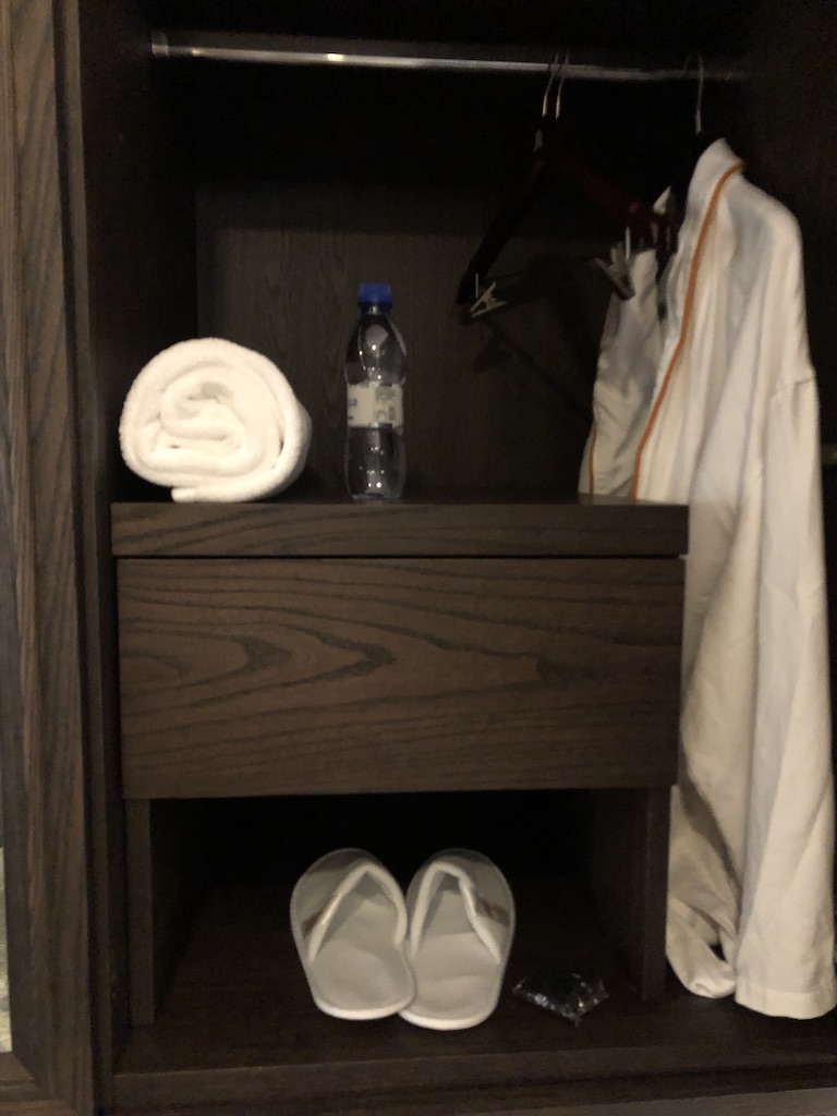 セントレジス ・モルディブ・ヴォンムリ・リゾート　ハイドロセラピープール　Hydrotherapy pool　イリディウムスパ　Iridium Spa　料金　感想　おすすめ　時間帯